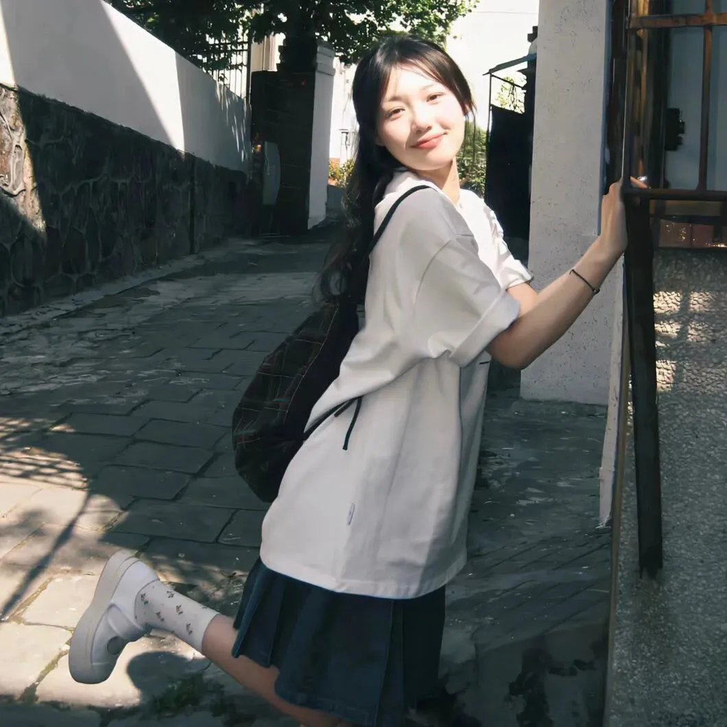 鲨人树儿 海报